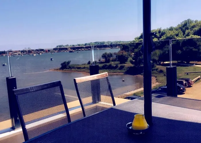 Eden Apartman *